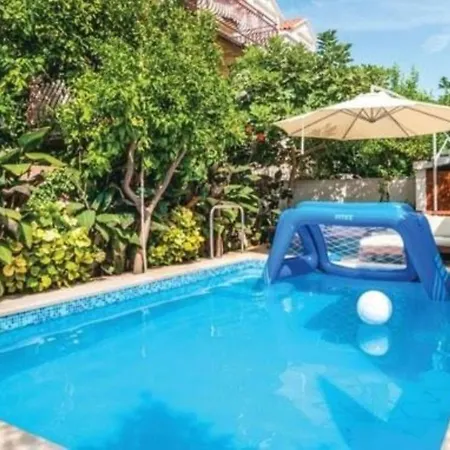 Katina With Private Pool, Pool Table, Barbecue 수페타르