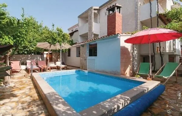 别墅 Katina 苏佩塔尔